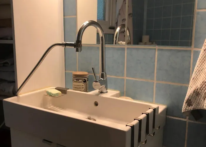 Med Egen Indgang Og Bad * Søby